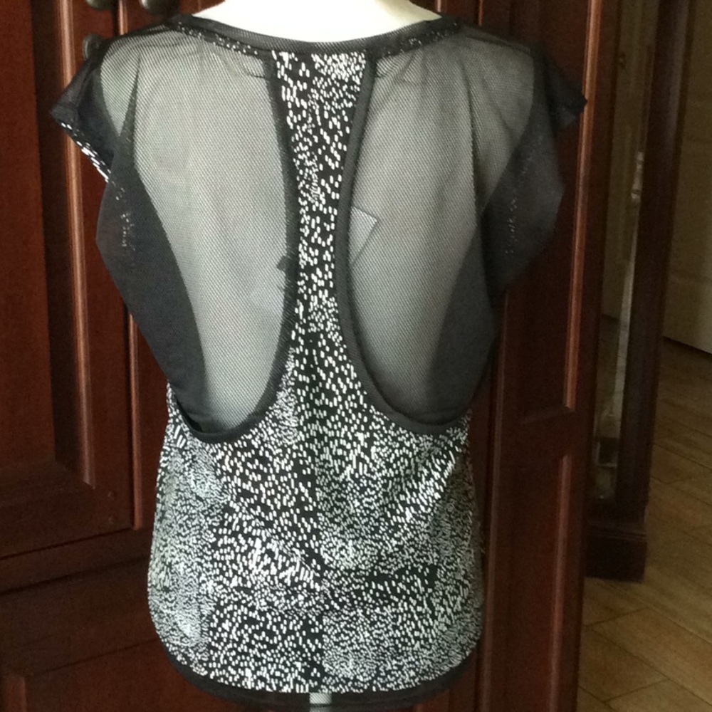 Fabletics NWT Vanessa top S